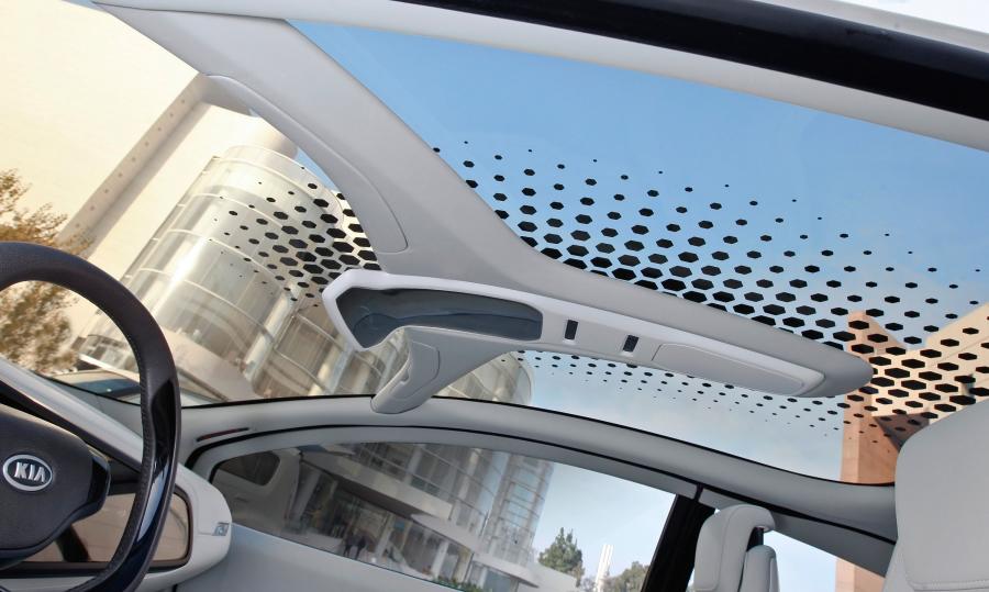 Детали интерьера Kia Ray Plug-in Hybrid Concept 2010 года  (фото 4 из 15)